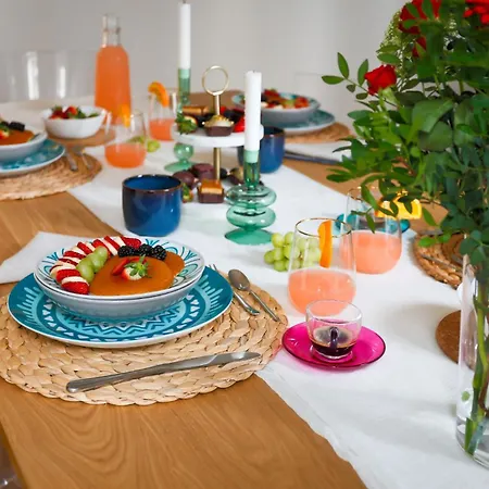 The Rent - Spacious Three-bedroom In The Heart Of Apartmán