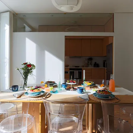 Apartment The Rent - Spacious Three-bedroom In The Heart Of *