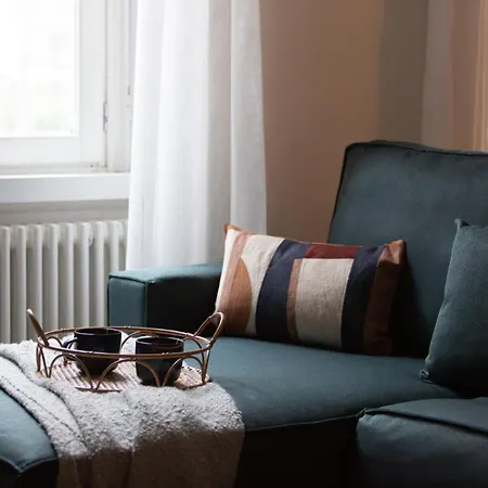 Apartment The Rent - Spacious Three-bedroom In The Heart Of *