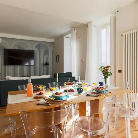 The Rent - Spacious Three-bedroom In The Heart Of